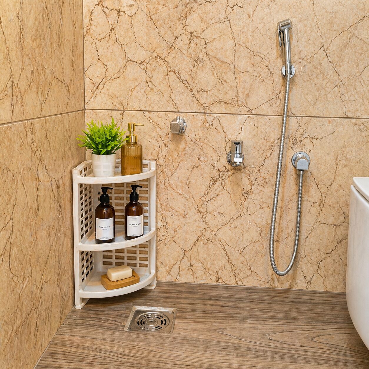 Doccia, bidet, asciugamani, sapone