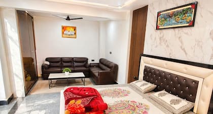 Sheoran Niwas Cozy Comfortable Stay