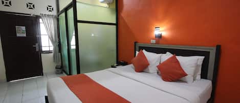 Superior Double Room | Desk, laptop workspace, free WiFi