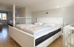 3 bedrooms, travel cot, free WiFi - Stunning home in Säffle (Säffle)