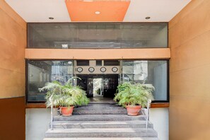 Hus | Reception
