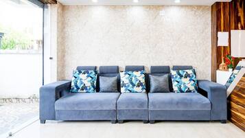 House | Reception