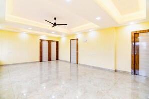 Interior - Deluxe Rosedale Reliance Guest House (Barasat)