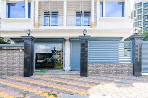 Reception - Deluxe Rosedale Reliance Guest House (Barasat)