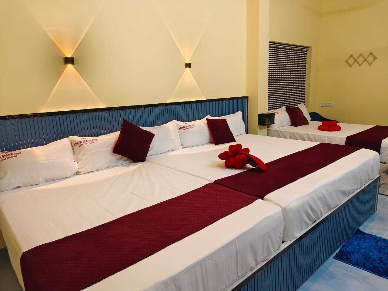 Family Room | Egyptian cotton sheets, premium bedding, desk, free WiFi