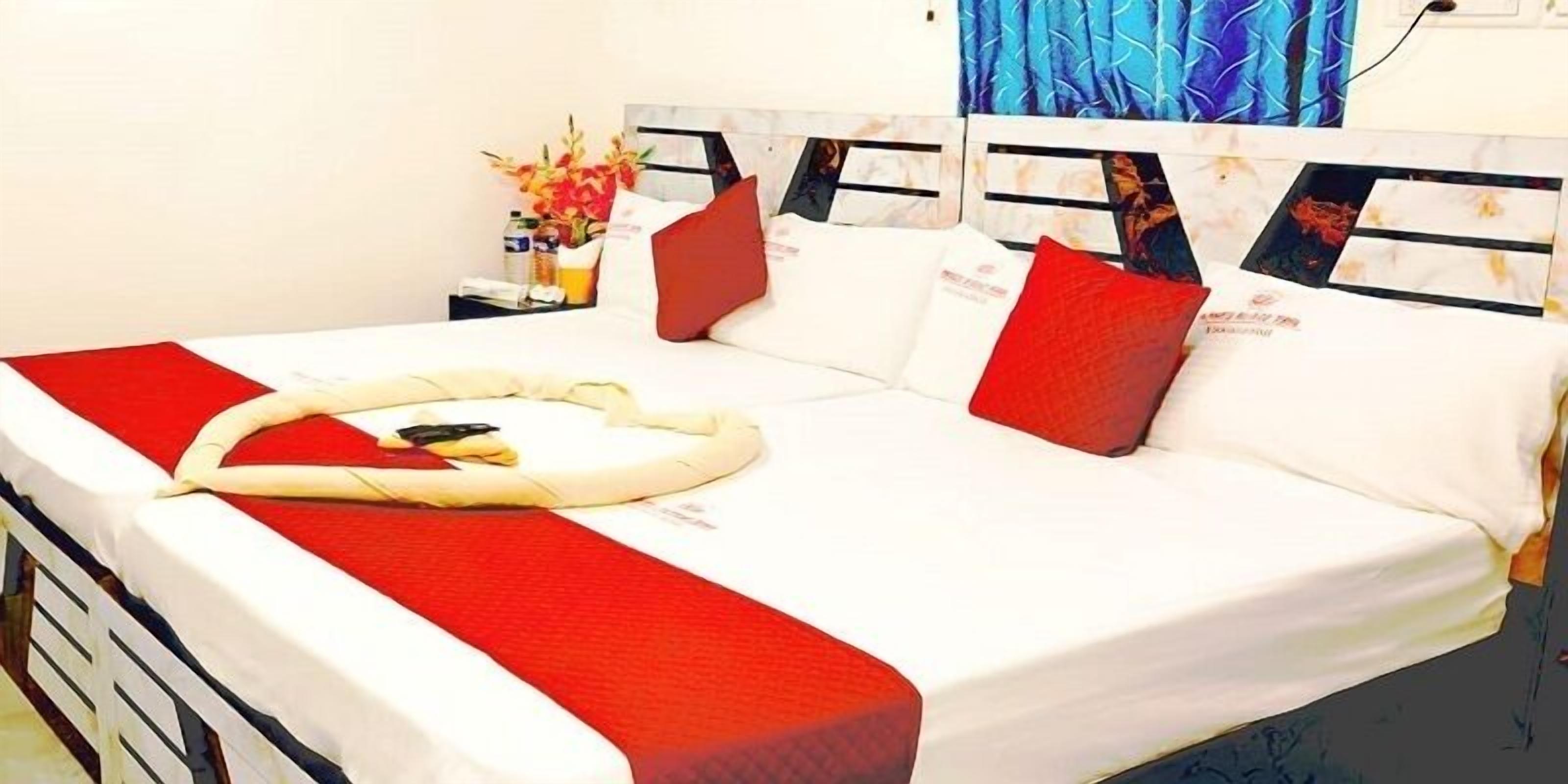 Habitación cuádruple | Sábanas de algodón egipcio, ropa de cama de alta calidad, escritorio