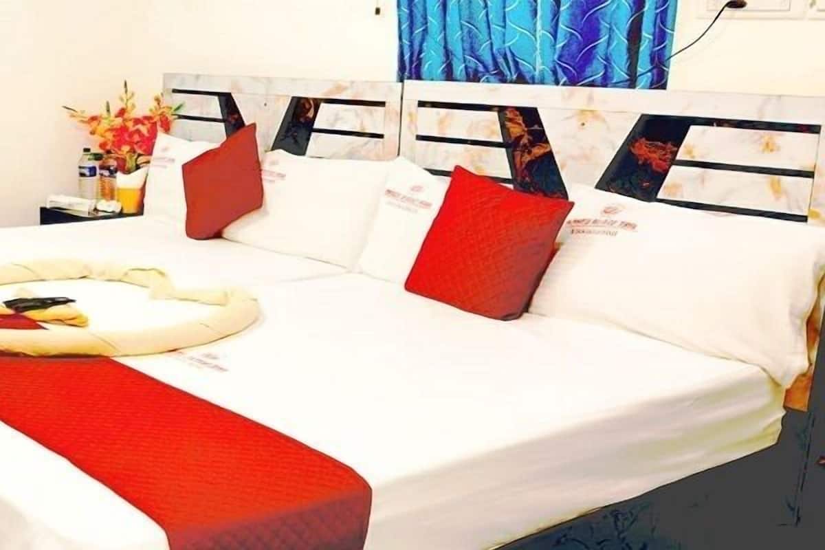 Habitación cuádruple | Sábanas de algodón egipcio, ropa de cama de alta calidad y escritorio