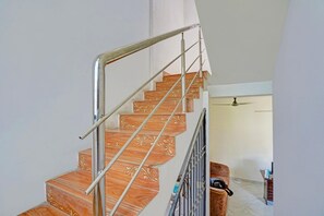 Interior - Deluxe V7 Inn Service Apartment (Hingna)