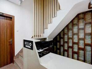 Hus | Reception
