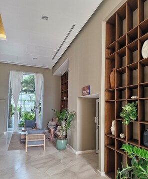 Interior - Beutiful beachfront apt w/pools/jacuzzi/gym (Puerto Vallarta)
