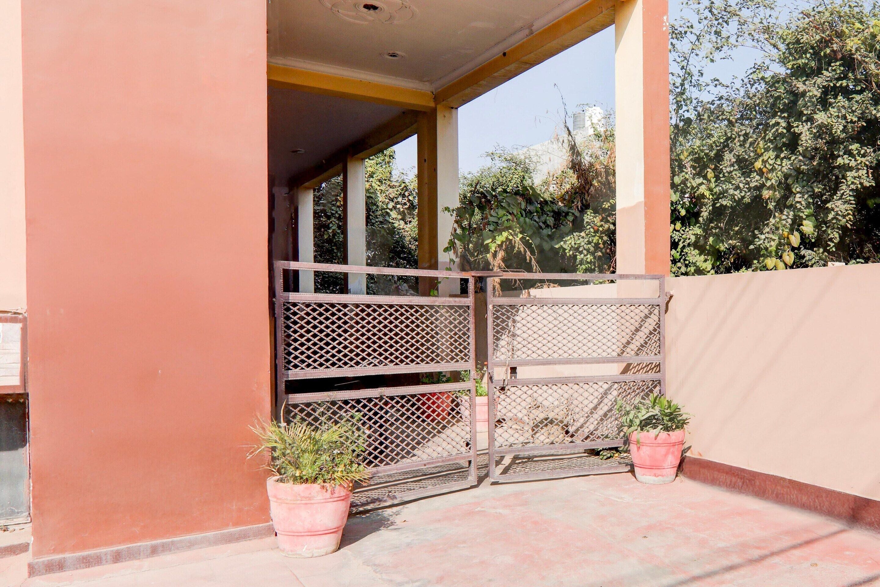 House | Reception