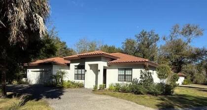 6 bed room, 3 bathroom, Villa in Lithia