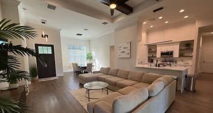 6 bed room, 3 bathroom, Villa in Lithia
