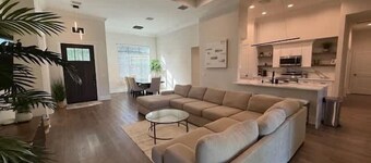 6 bed room, 3 bathroom, Villa in Lithia