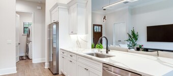 6 bed room, 3 bathroom, Private Pool/Spa Villa in Lithia