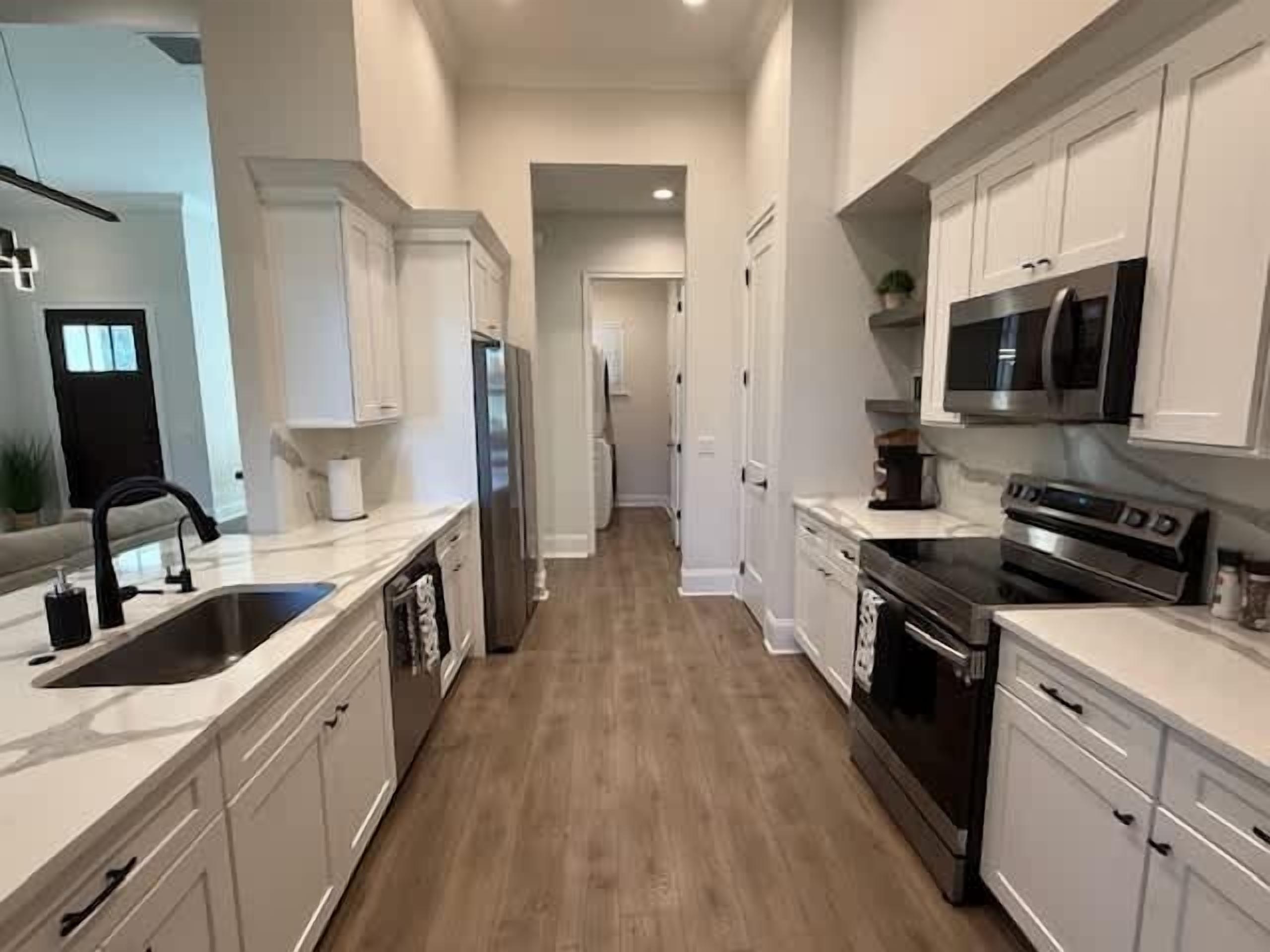 Refrigerador, microondas, horno, placa de cocina