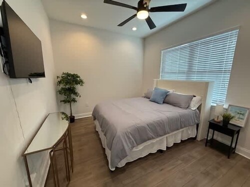 6 bed room, 3 bathroom, Villa in Lithia