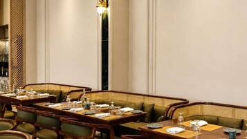Se ofrece un desayuno bufé todos los días (por un coste adicional)