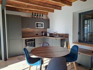 Private kitchen - Beautiful countryside house, 40 minutes from Sarlat / Gourdon / Cahors (Goujounac)
