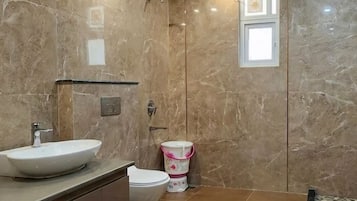 Apartment, City View | Bathroom