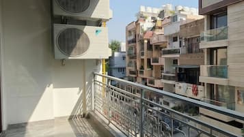 Appartement, uitzicht op de stad | Uitzicht vanaf balkon