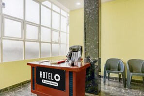 House | Reception - Classic With Balcony TNR Residency (Yanam)