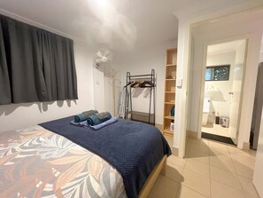 Room - Private Pool Studio with Cabana, Quiet Rockingham Retreat for Couples (Rockingham)