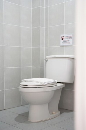 Comfort Studio, Balcony | Bathroom - Palai House (Tambon Chalong)