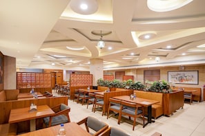 House | Dining - Suiteorr Marathahalli (Bengaluru)
