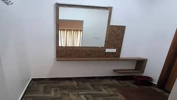 Double Room | Living area | 32-inch flat-screen TV with cable channels