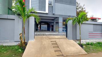 House | Reception