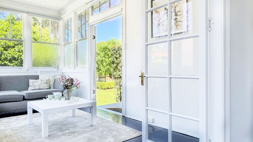 Stunning Heritage House - Chatswood Mall & Station