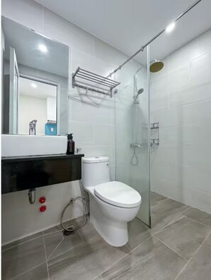 Bathroom - THE ELEGANCE HOTEL (Jakarta Barat)