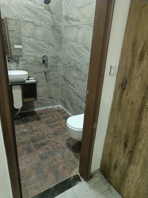 Dubbelrum eller tvåbäddsrum - icke-rökare - luftkonditionering | Badrum