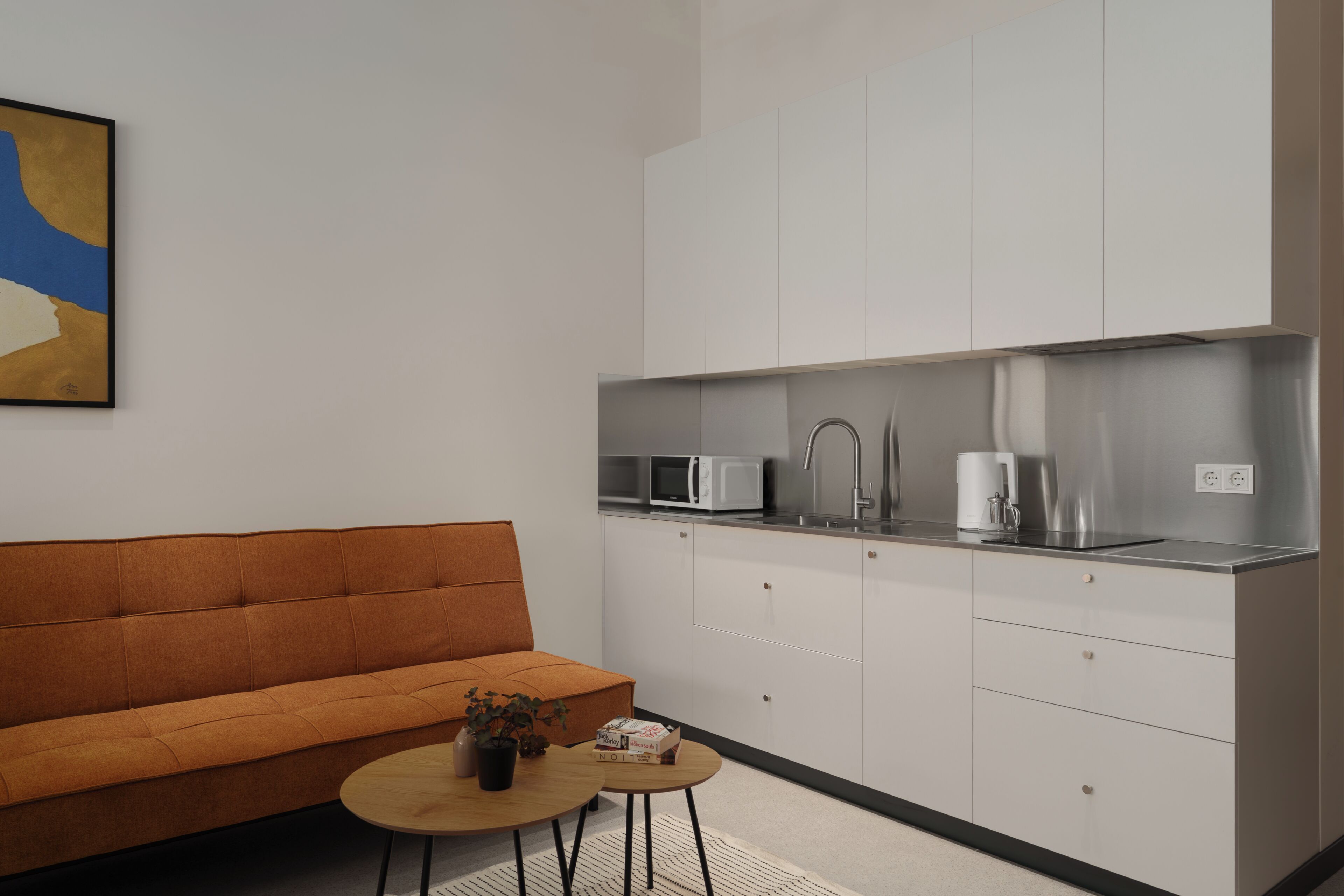 Design-studio, kaupunkinäköala | Yksityinen keittiö | Mikroaaltouuni, liesi, keittoastiat/astiat/ruokailuvälineet