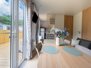 Chalet | Dining