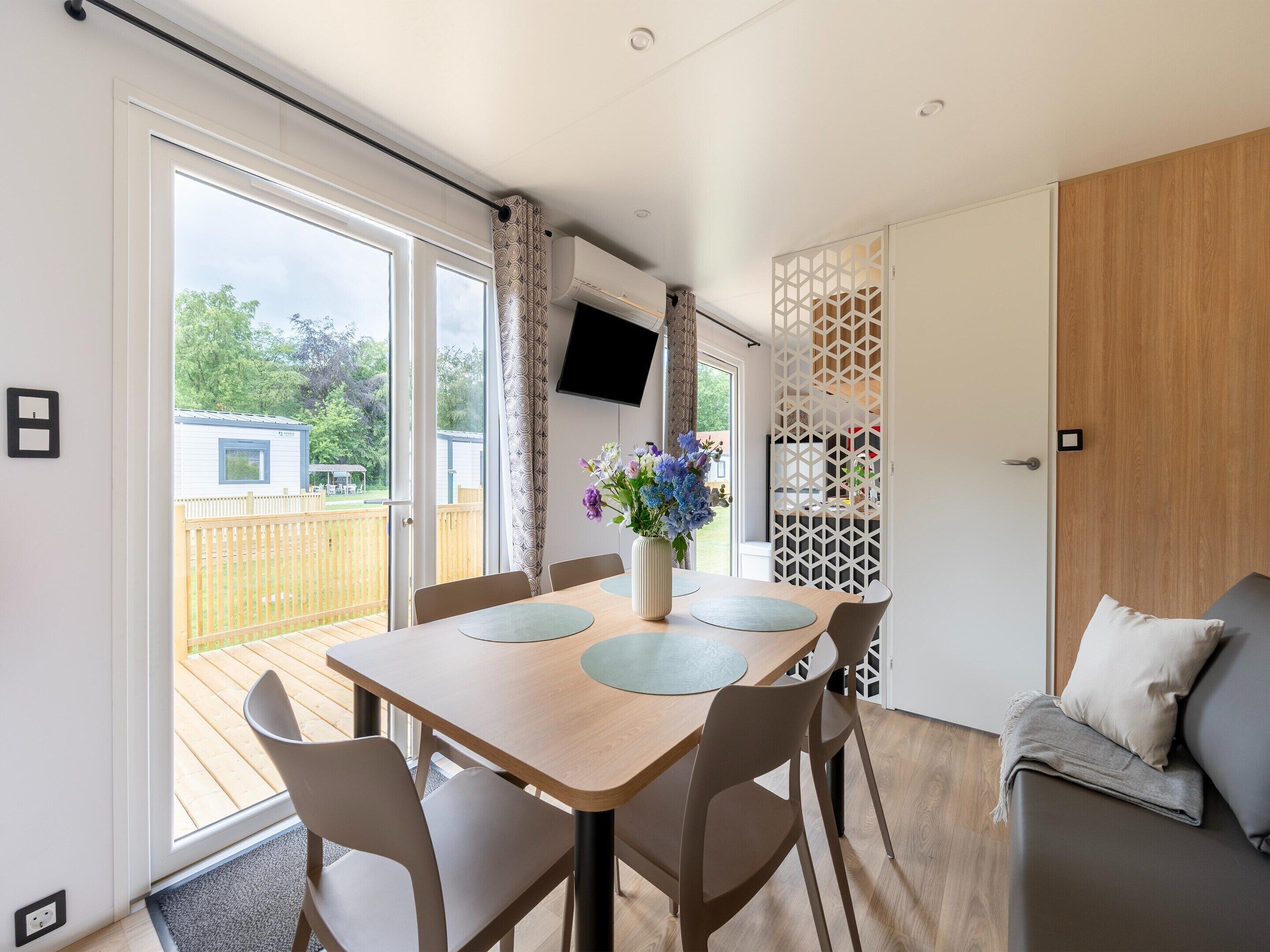 Chalet | Dining