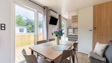 Chalet | Dining