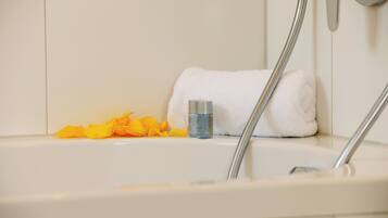 Bathroom | Hair dryer, towels, soap, shampoo