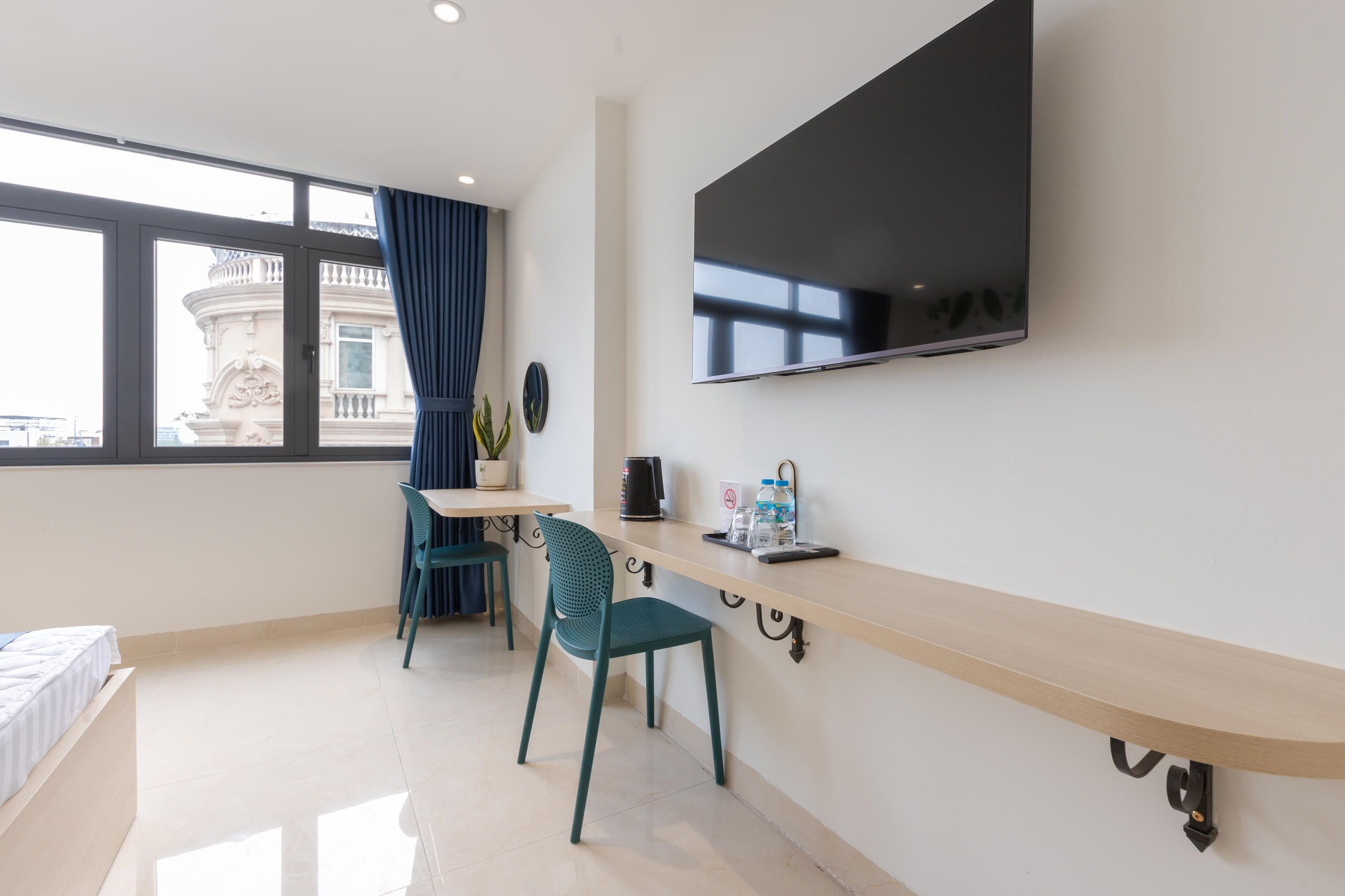 Deluxe Twin Room | Desk, free WiFi