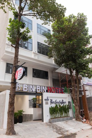 Front of property - Bin Bin Hotel 18 - Near Thu Thiem Villa (PHUONG CAT LAI)