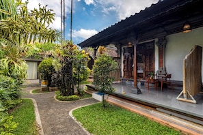 Khuôn viên nơi lưu trú