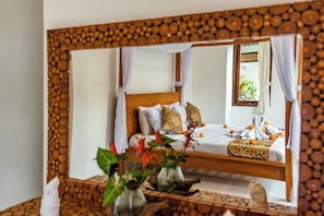 Desk, laptop workspace, free WiFi - Clement Ubud by Dhananjaya hospitality (Sebatu)