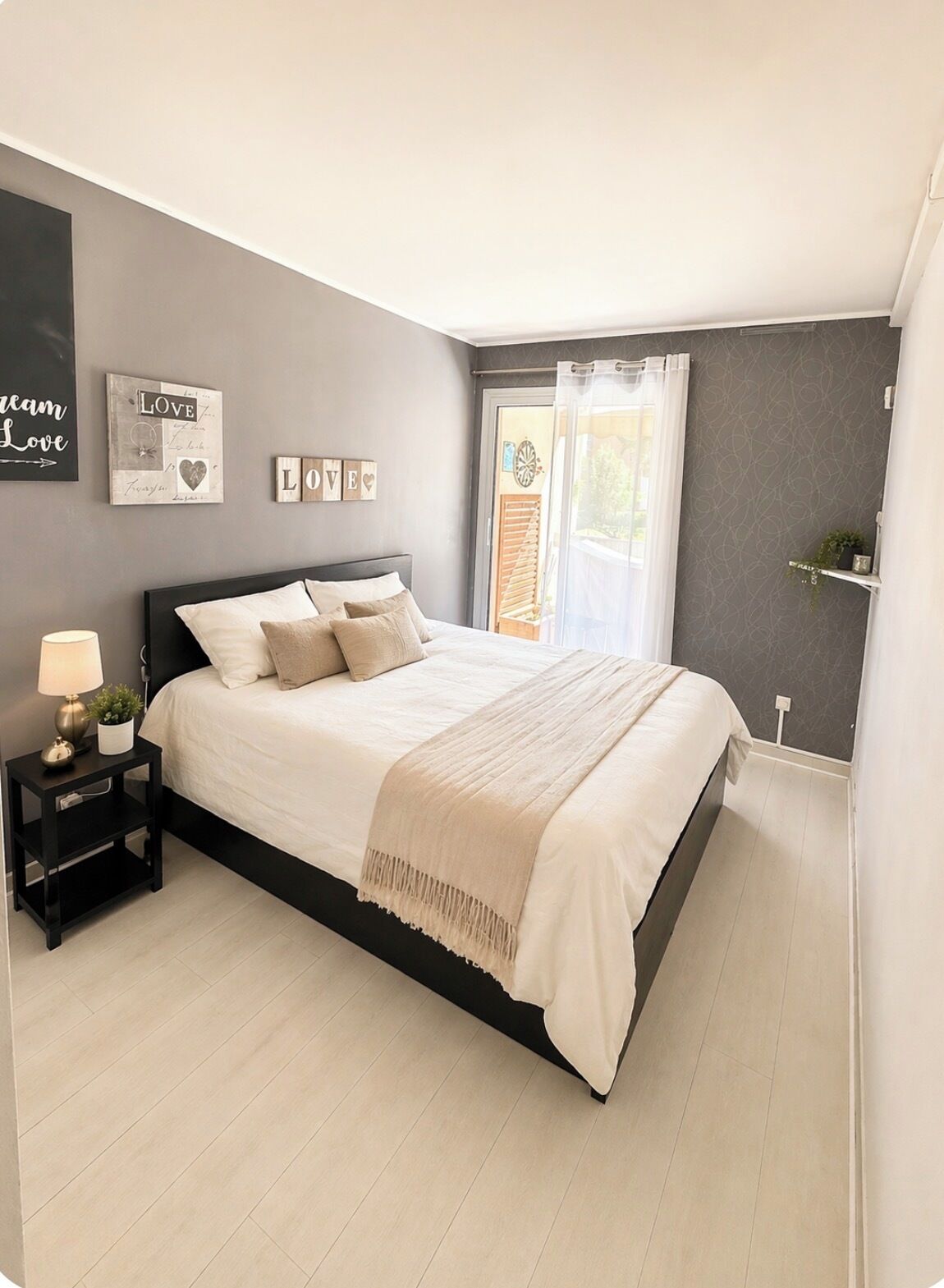 2 bedrooms, iron/ironing board, internet, bed sheets