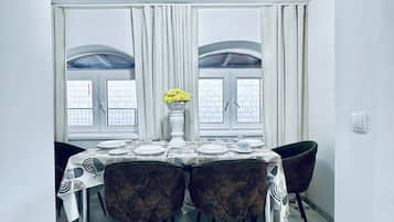 Basic-Apartment | Esszimmer