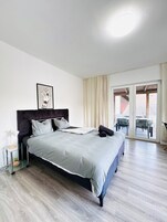 Basic-Apartment | Laptopgeeigneter Arbeitsplatz, Bügeleisen/Bügelbrett
