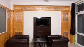 Rollaway beds, free WiFi, bed sheets