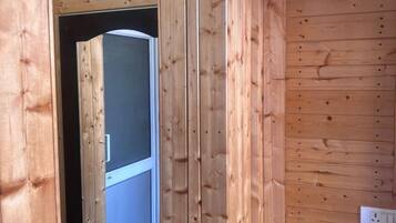 Deluxe Room | Rollaway beds, free WiFi, bed sheets