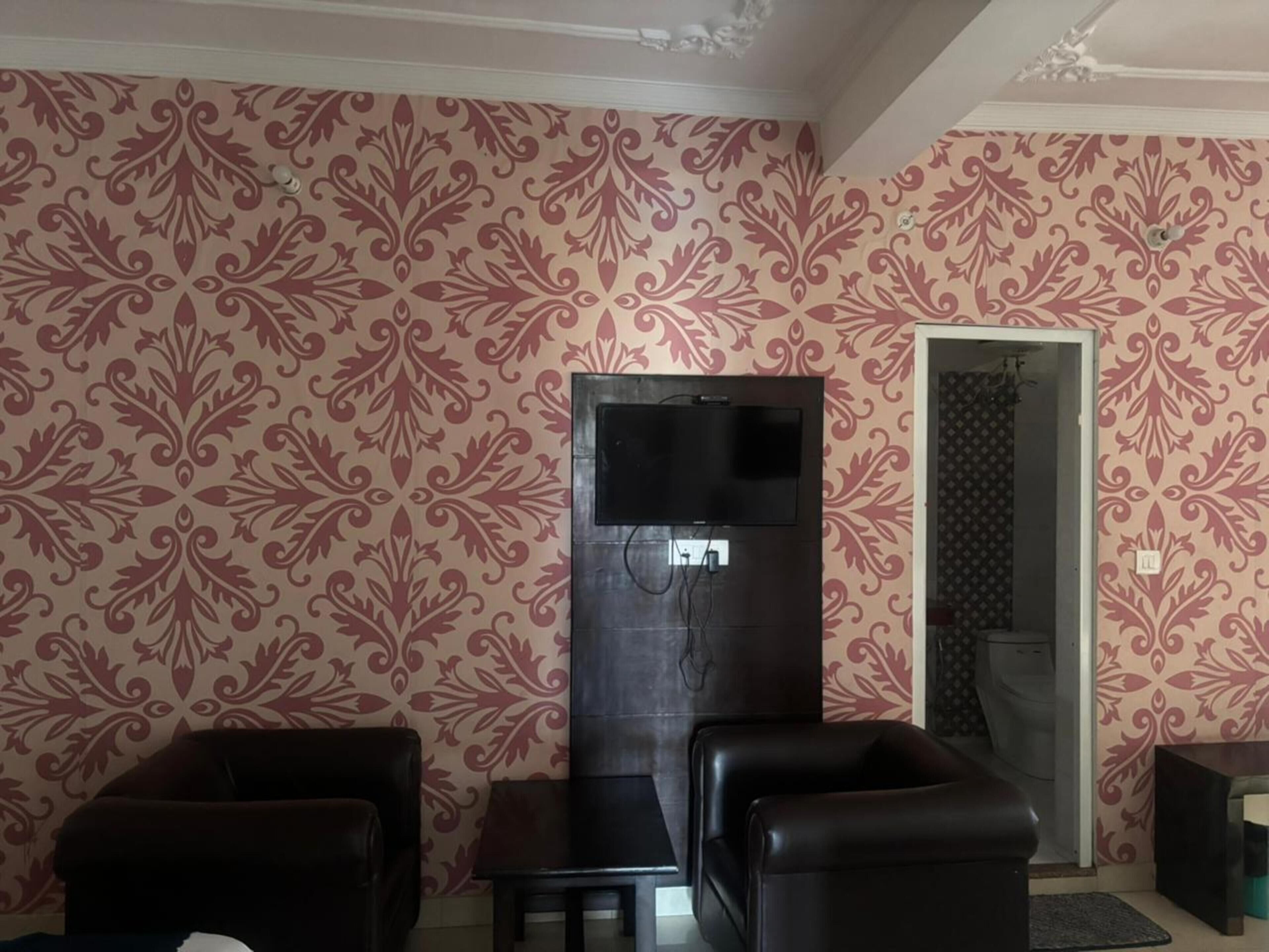Executive Room | Rollaway beds, free WiFi, bed sheets