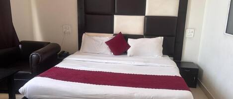 Rollaway beds, free WiFi, bed sheets
